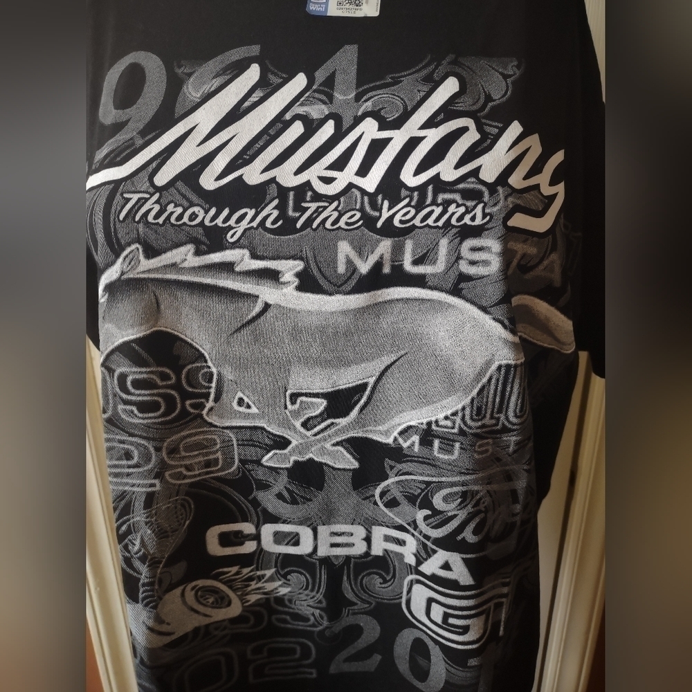 Nwot men's Ford Official licensed product size medium 1964 ford mustang … - Picture 3 of 7